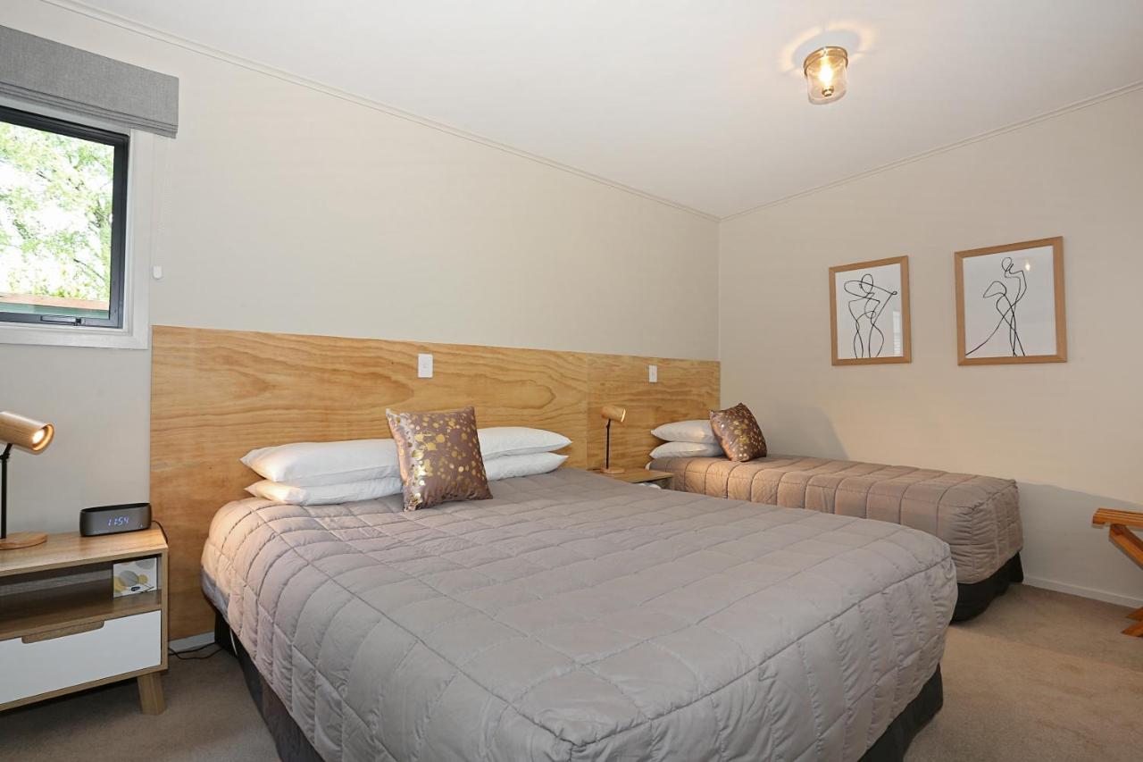 Shakespeare House Bed & Breakfast Te Anau Luaran gambar